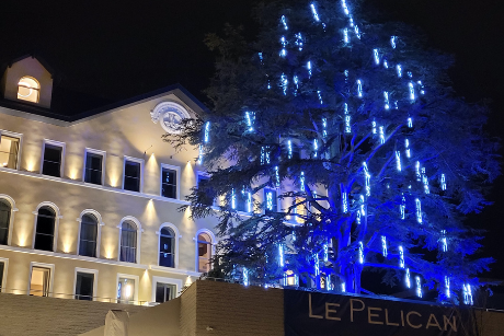 THE END-OF-THE-YEAR CELEBRATIONS AT THE HOTEL LE PÉLICAN THE END-OF-THE-YEAR CELEBRATIONS AT THE HOTEL LE PÉLICAN